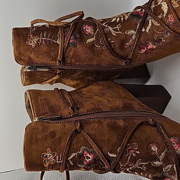 Monroe and main embroidered booties size 11 - Picture 5 of 8